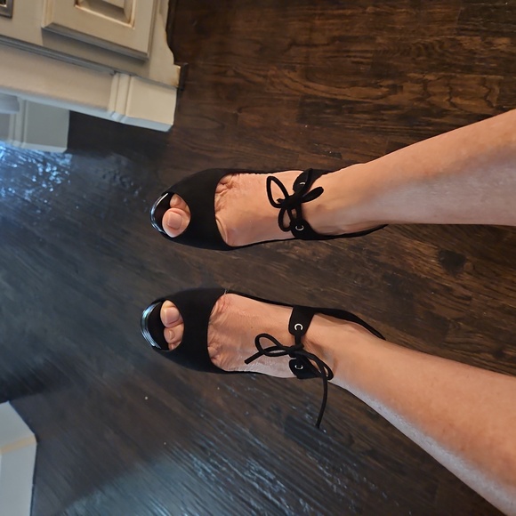 Nine West black suede Papoose peep toe heel - Picture 10 of 10
